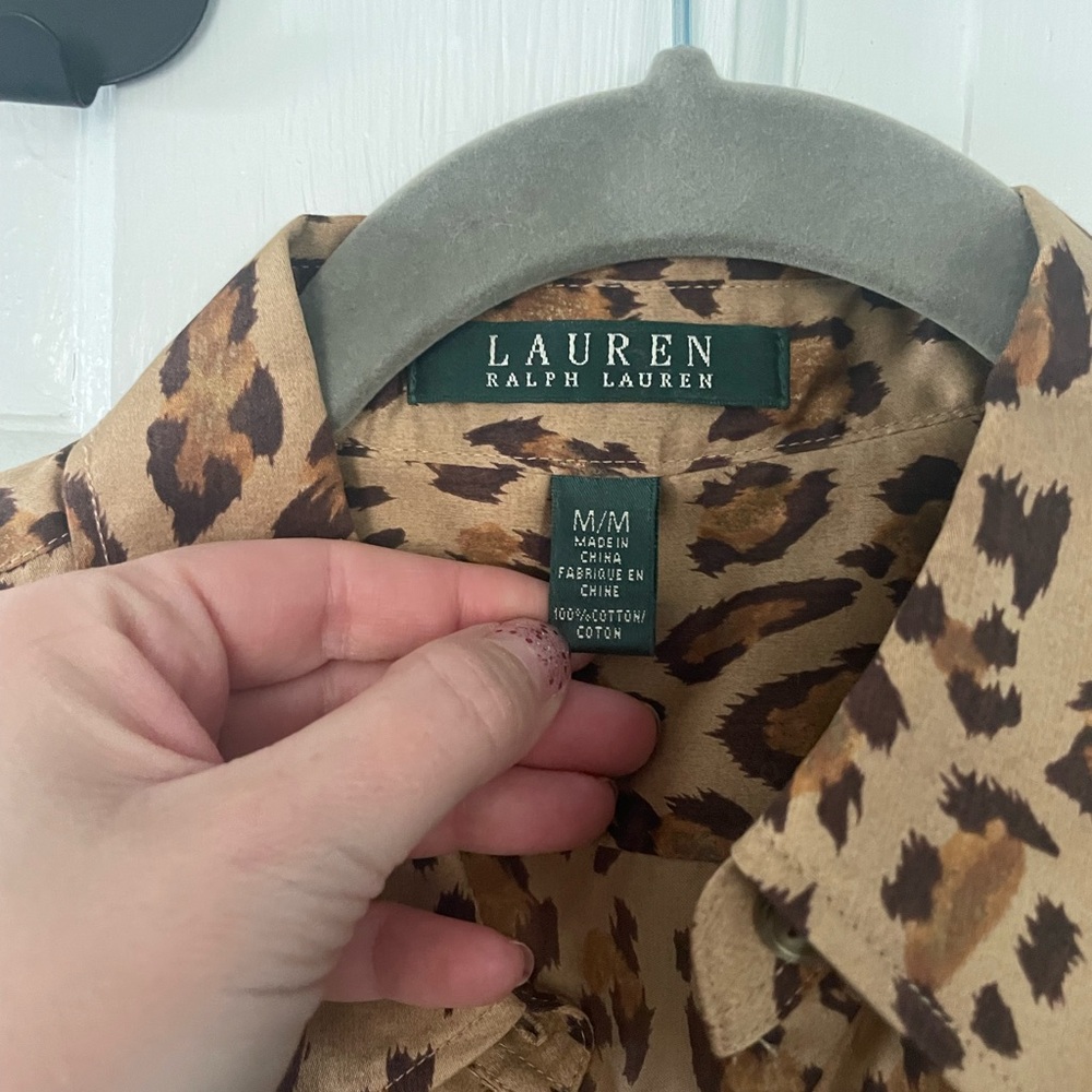 SOLD ❌ Lauren Ralph Lauren Leopard Print button down Shirt - Picture 2 of 6